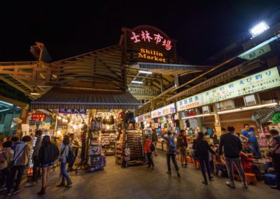 Vstup na noční trh Shilin na severu Taipei