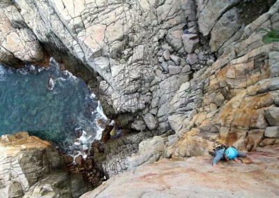 Sportovní lezení na skalních útesech Longdong na ostrově Taiwan
